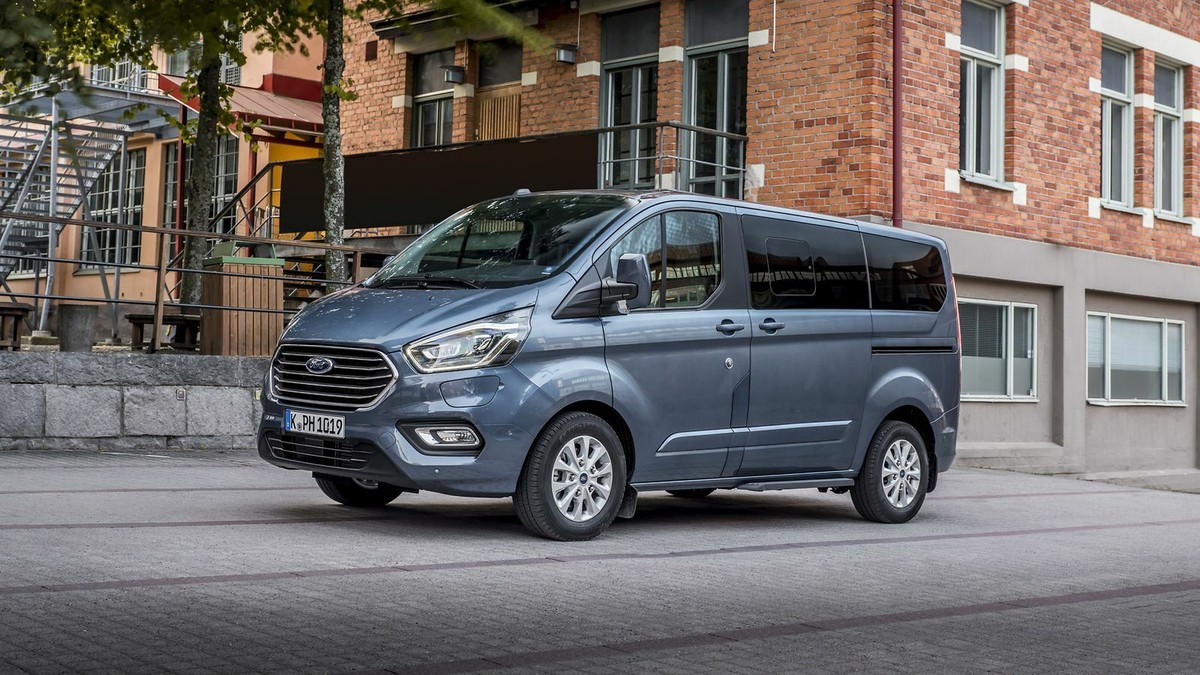ford tourneo plug in hybrid